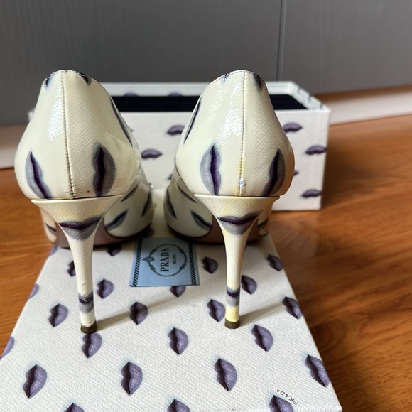 Prada Leather Pointed-Toe Pumps - Picture 3 of 8